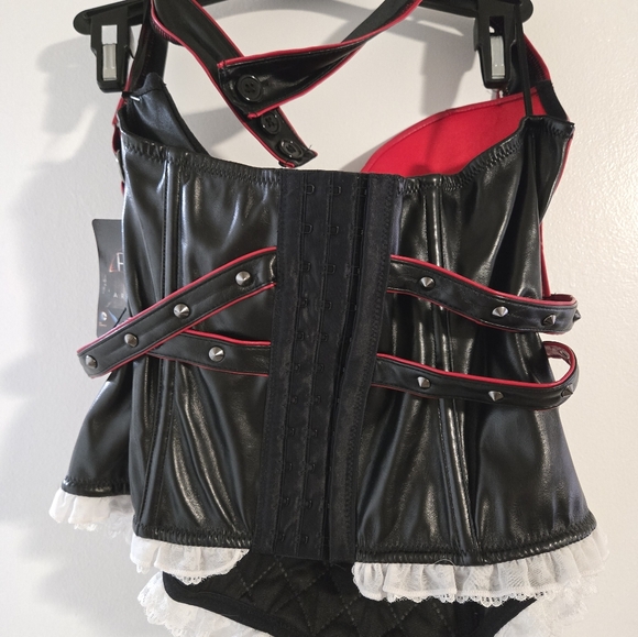 Harley Quinn Black and Red Corset/Skirt Costume - Picture 5 of 6